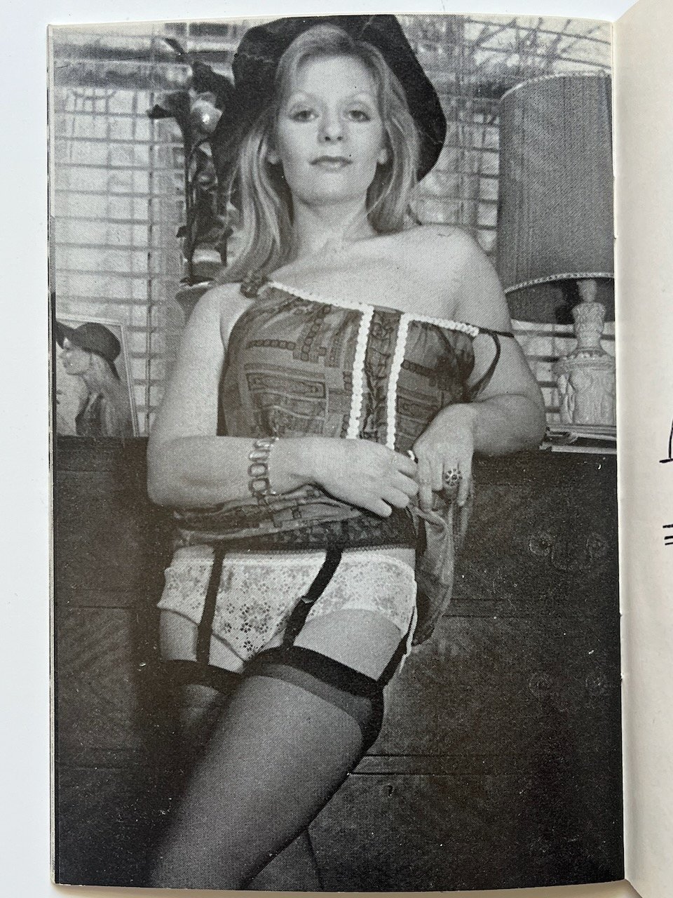 Span No 252 (Aug 1975) Mary Millington - Image 2